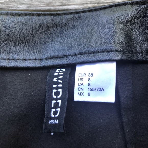 Divided faux leather skirt - Picture 2 of 3